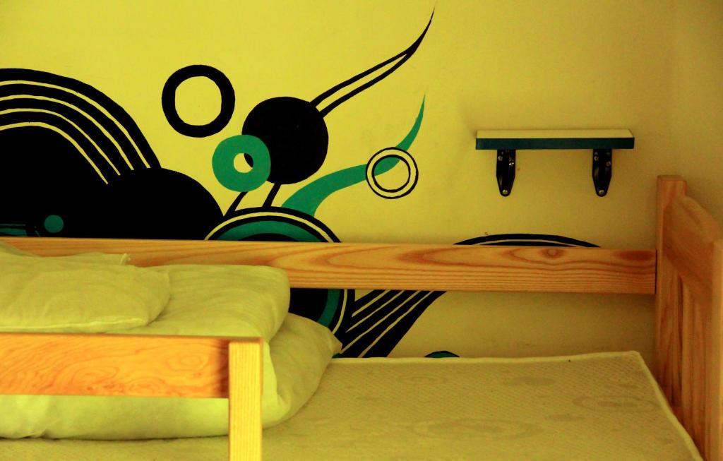 Pogo Hostel VNO Camera foto A wall sticker