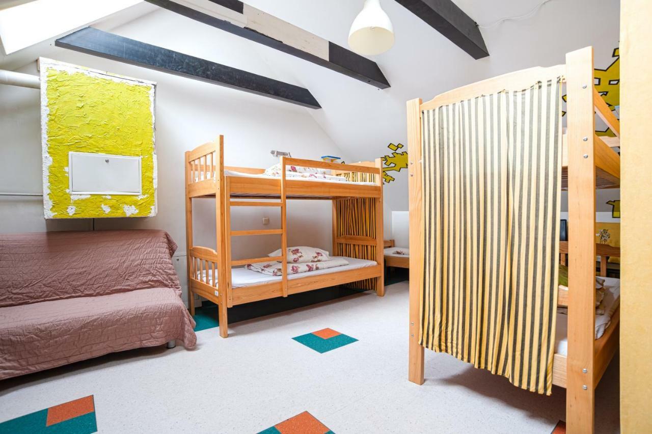 Pogo Hostel VNO Esterno foto Hostel room in Germany